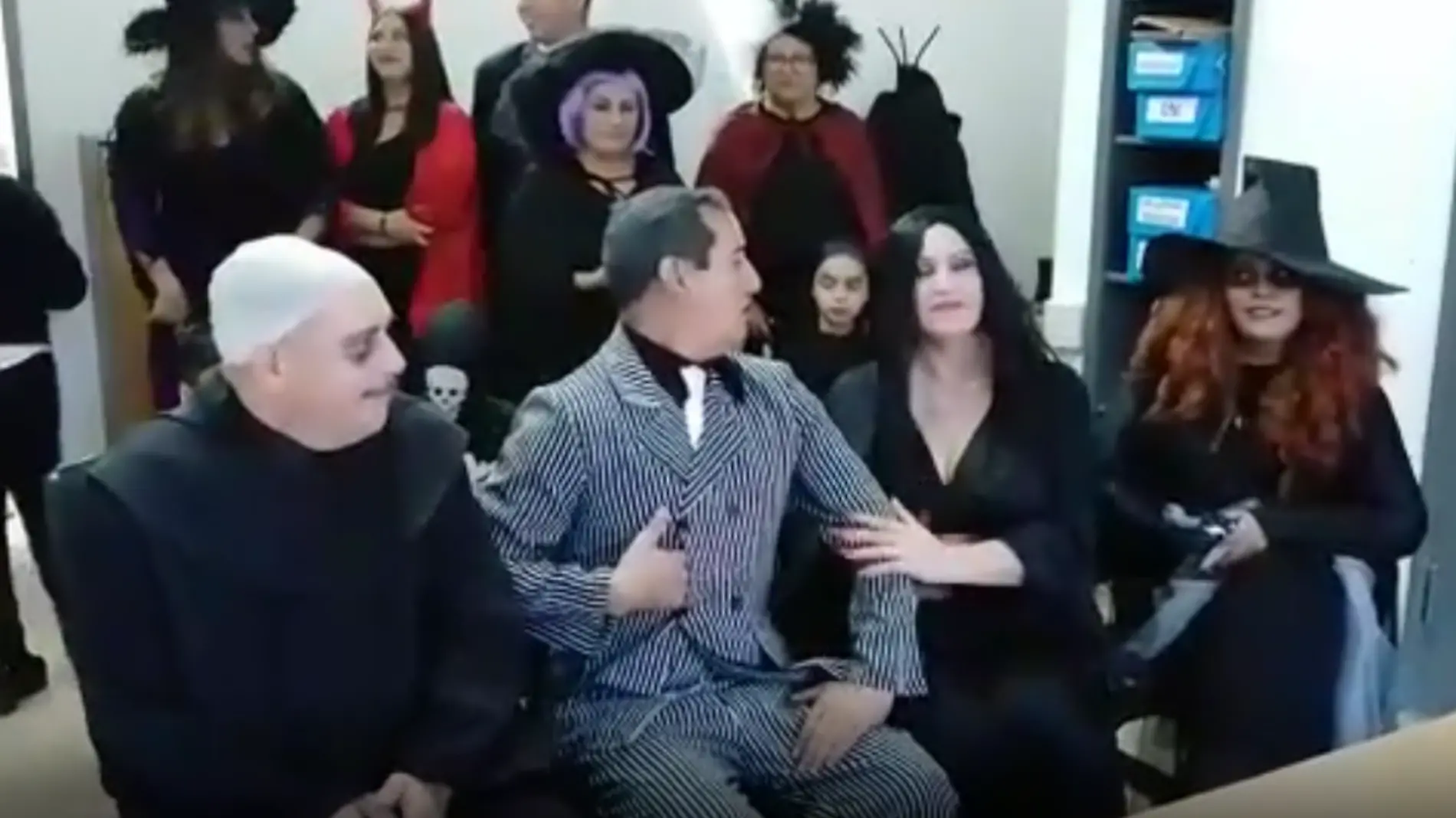 Boda de terror pareja se casa disfrazada de Los locos Addams